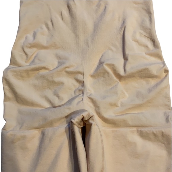 NWOT Spanx Higher Power Short - Picture 11 of 14